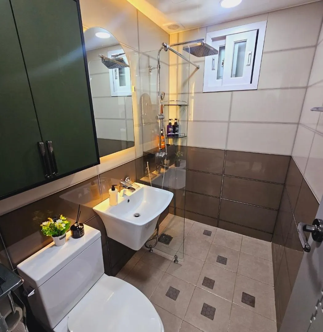 Clean And Stylish Two-Room Near Hwagok Station Seul Korea Południowa