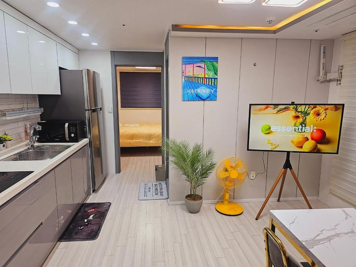 Clean And Stylish Two-Room Near Hwagok Station Seul